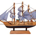 maquette-en-bois-de-bateau